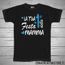 Carica l'immagine nel visualizzatore di Gallery, T-shirt per la festa della mamma LA TUA PRIMA FESTA DELLA MAMMA lui