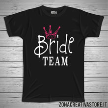 Carica l'immagine nel visualizzatore di Gallery, T-shirt addio al celibato e nubilato BRIDE TEAM