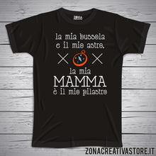 Carica l'immagine nel visualizzatore di Gallery, T-shirt MAMMA LA MIA BUSSOLA E IL MIO ASTRO