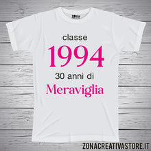 Carica l&#39;immagine nel visualizzatore di Gallery, T-shirt per festa di compleanno CLASSE 1994 ROSA