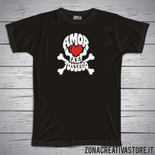 Carica l'immagine nel visualizzatore di Gallery, T-shirt divertente con frase in dialetto veneto Amor xe tossego