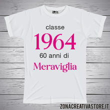 Carica l&#39;immagine nel visualizzatore di Gallery, T-shirt per festa di compleanno CLASSE 1964 rosa