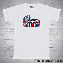 Carica l'immagine nel visualizzatore di Gallery, T-shirt divertente con frase in dialetto romano Daje Oasis Colosseo