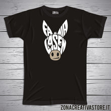 Carica l'immagine nel visualizzatore di Gallery, T-shirt divertente con frase in dialetto bergamasco Fa mia l'asen 1