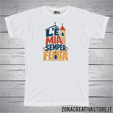 Carica l'immagine nel visualizzatore di Gallery, T-shirt divertente con frase in dialetto bergamasco Lè mia semper festa