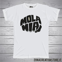 Carica l'immagine nel visualizzatore di Gallery, T-shirt divertente con frase in dialetto bergamasco Mola mia 1