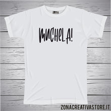 Carica l&#39;immagine nel visualizzatore di Gallery, T-shirt divertente con frase in dialetto milanese Muchela!