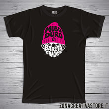 Carica l'immagine nel visualizzatore di Gallery, T-shirt divertente con frase in dialetto veneto Muso duro e bareta fracada