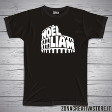 Carica l'immagine nel visualizzatore di Gallery, T-shirt divertente con frase in dialetto romano Colosseo Noel