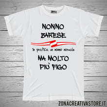 Carica l&#39;immagine nel visualizzatore di Gallery, T-shirt con frasi sui nonni NONNO BARESE