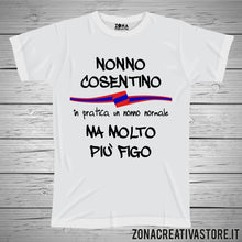 Carica l&#39;immagine nel visualizzatore di Gallery, T-shirt con frasi sui nonni NONNO COSENTINO