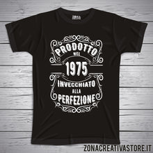 Carica l&#39;immagine nel visualizzatore di Gallery, T-shirt per festa di compleanno PRODOTTO NEL 1975 INVECCHIATO ALLA PERFEZIONE