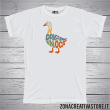 Carica l'immagine nel visualizzatore di Gallery, T-shirt divertente con frase in dialetto bergamasco So n'dacia in oca
