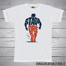 Carica l'immagine nel visualizzatore di Gallery, T-shirt divertente con frase in dialetto bergamasco Staga dre