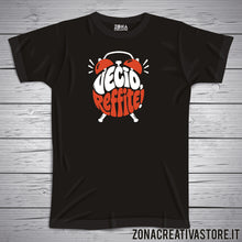 Carica l'immagine nel visualizzatore di Gallery, T-shirt divertente con frase in dialetto veneto Vecio reffite
