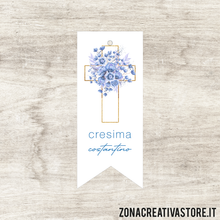 Carica l&#39;immagine nel visualizzatore di Gallery, TAG IN CARTONCINO A FORMA DI BANDIERA PER CRESIMA DISPONIBILI IN 3 COLORI DIVERSI - MISURA H. 5x2 CM. Cod. CR010