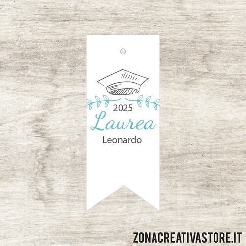 TAG IN CARTONCINO A FORMA DI BANDIERA PER LAUREA DISPONIBILI IN 3 COLORI DIVERSI - MISURA H. 5x2 CM. Cod. LA005