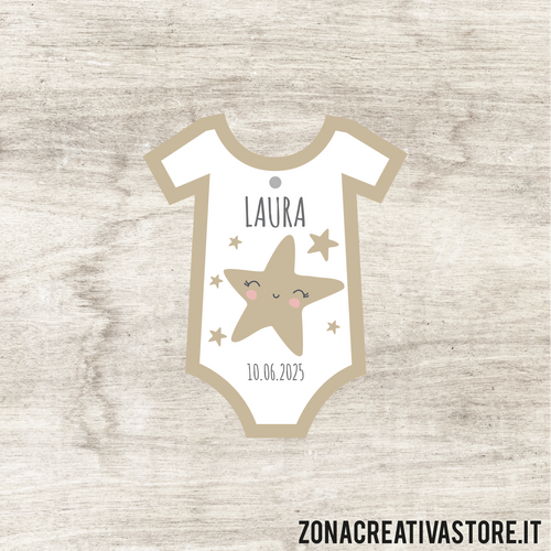TAG A FORMA DI BODY BATTESIMO DISPONIBILI IN 3 COLORI: ROSA, AZZURRO E AVORIO - MISURA H. 4,6x3,8 CM. Cod. BA001