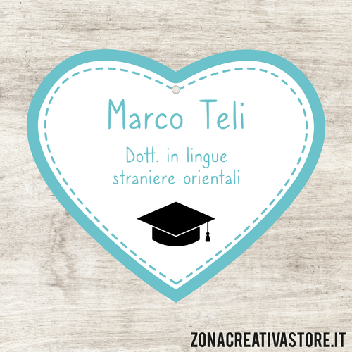 TAG A FORMA DI CUORE PER LAUREA DISPONIBILI IN 3 COLORI DIVERSI - MISURA H. 4,1x4,8 CM. Cod. LA001