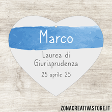 Carica l&#39;immagine nel visualizzatore di Gallery, TAG A FORMA DI CUORE PER LAUREA DISPONIBILI IN 3 COLORI DIVERSI - MISURA H. 4,1x4,8 CM. Cod. LA008